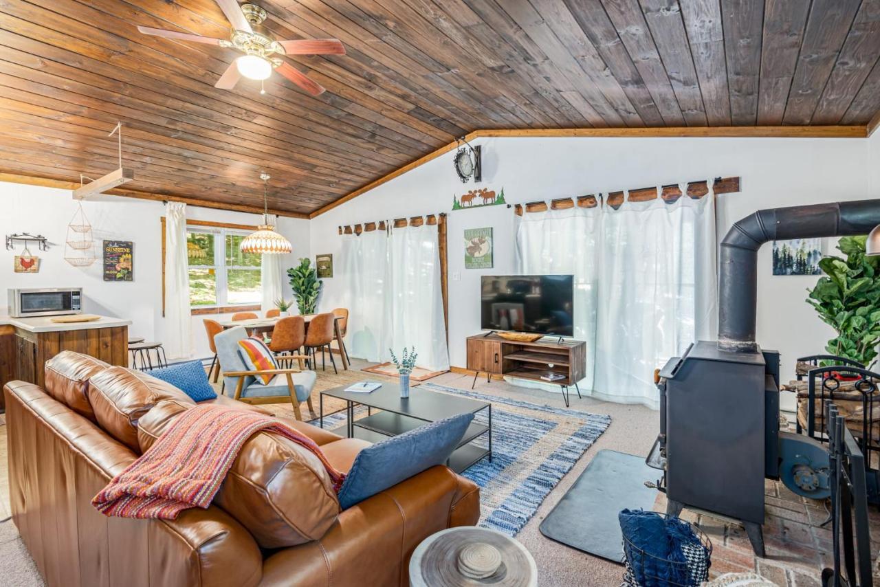 Secluded W Hot Tub, Fire Pit, Deck & Updated Wifi Great Cacapon Exterior photo