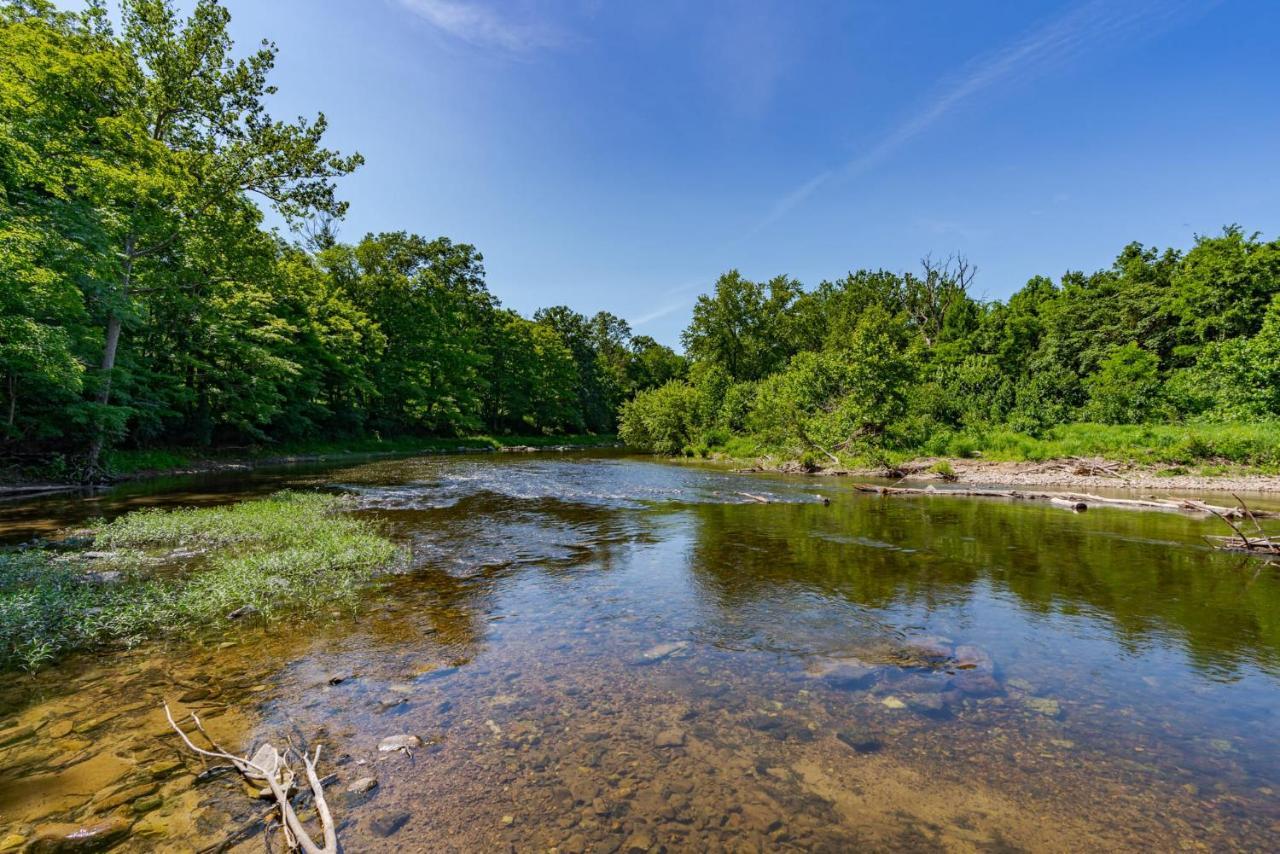 Secluded W Hot Tub, Fire Pit, Deck & Updated Wifi Great Cacapon Exterior photo
