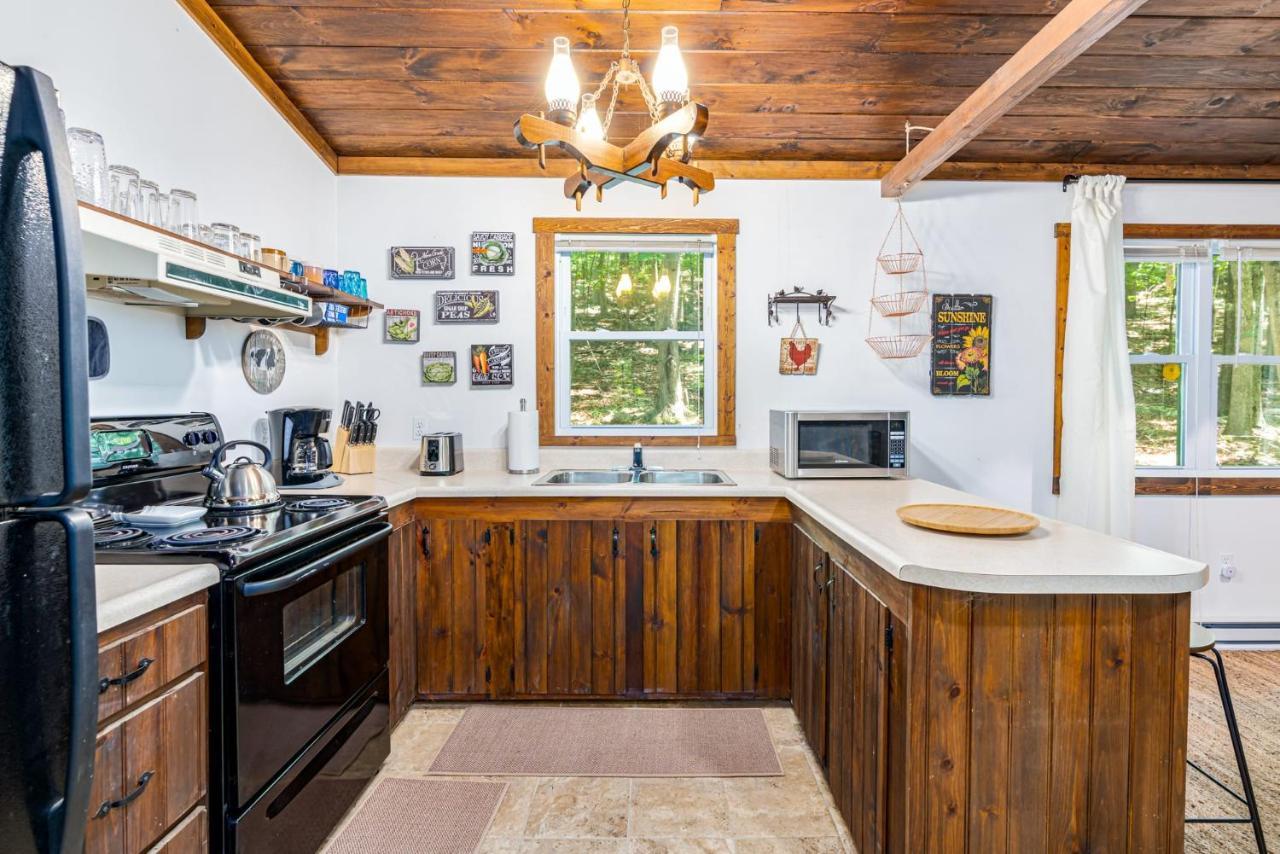 Secluded W Hot Tub, Fire Pit, Deck & Updated Wifi Great Cacapon Exterior photo